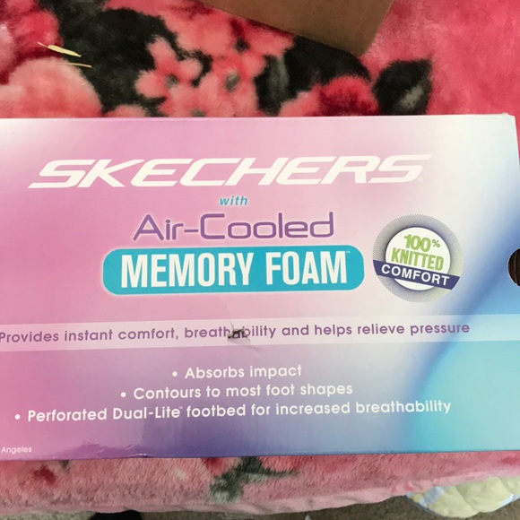 Skechers black and white shoes - Picture 2 of 6